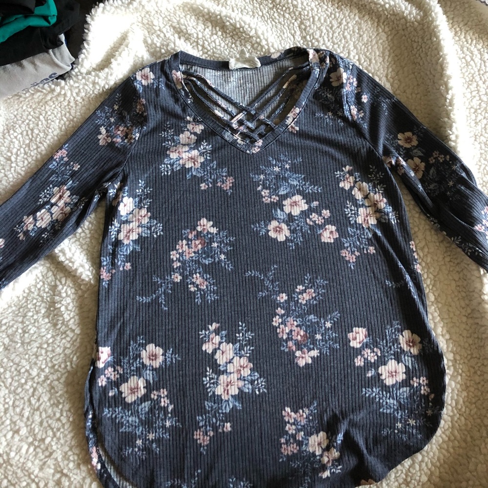 Cloud Chaser washed blue floral top 3/4 sleeve